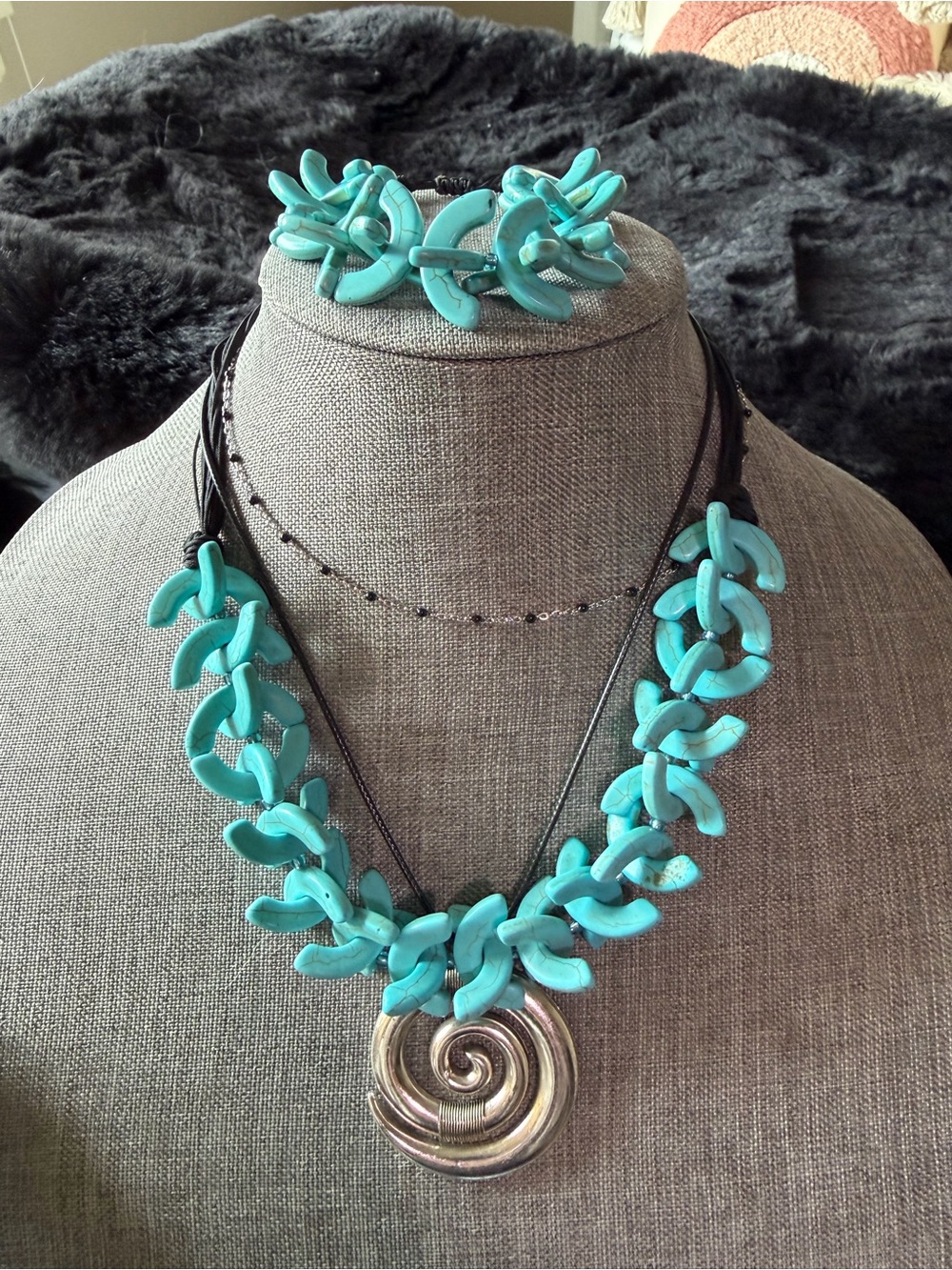 Turquoise Pendant Necklace and Bracelet Set - Women Jewelry